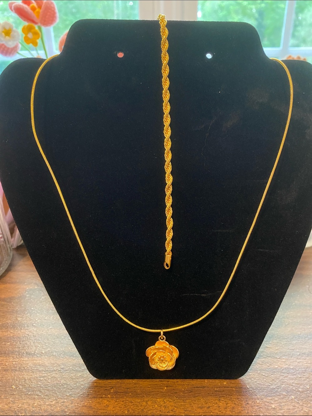 New 18K Gold-Plated Flower Pendant Necklace 26” and 8”Bracelet Set